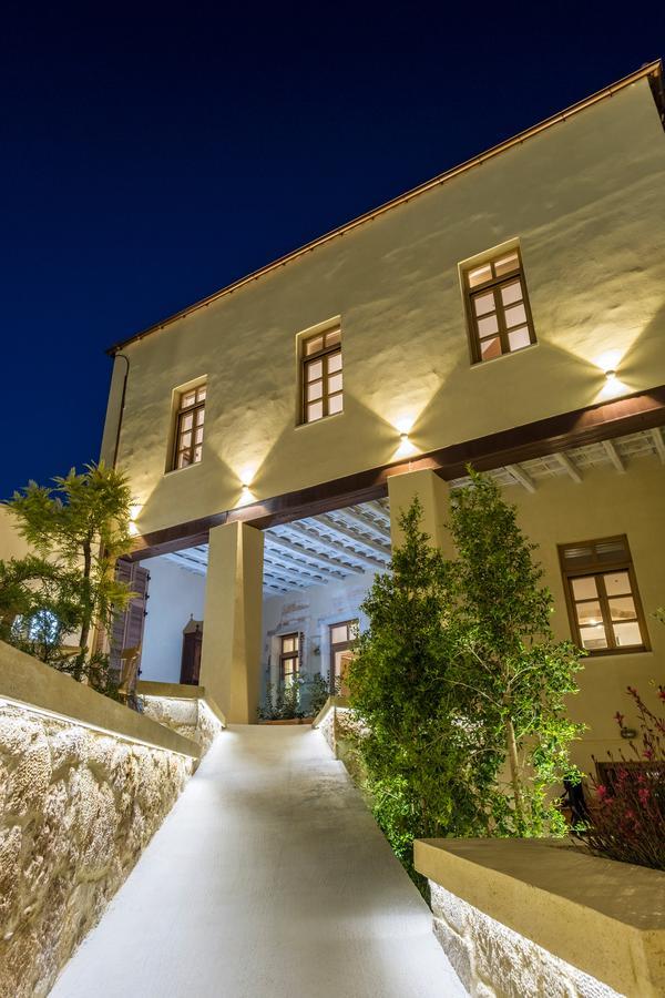 Aelios Design Hotell 4*